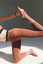 LEGGING BUTTERMILK™ MIDNIGHT/VELVET TRUFFLE