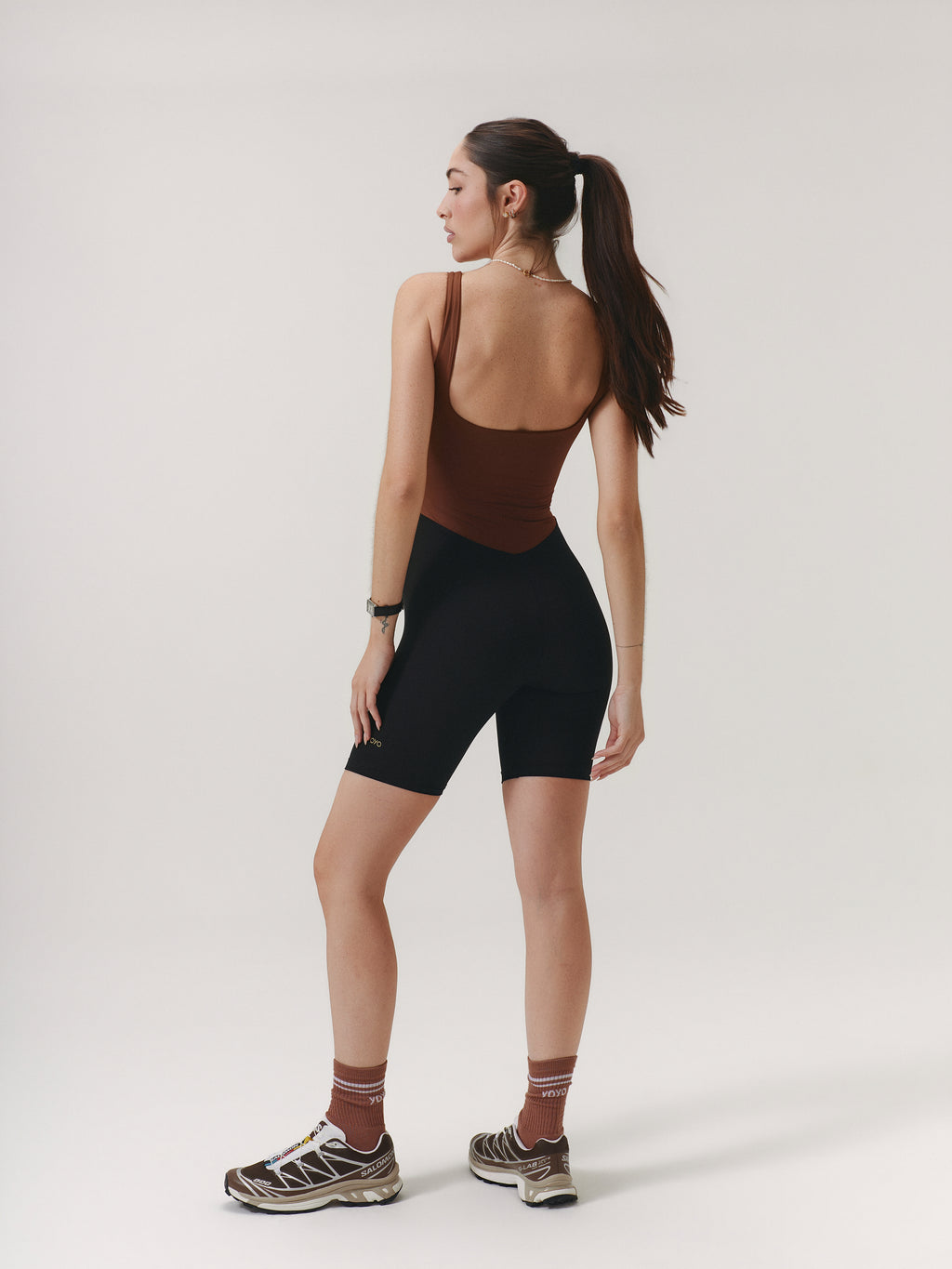 ONESIE BUTTERMILK™ MIDNIGHT/VELVET TRUFFLE