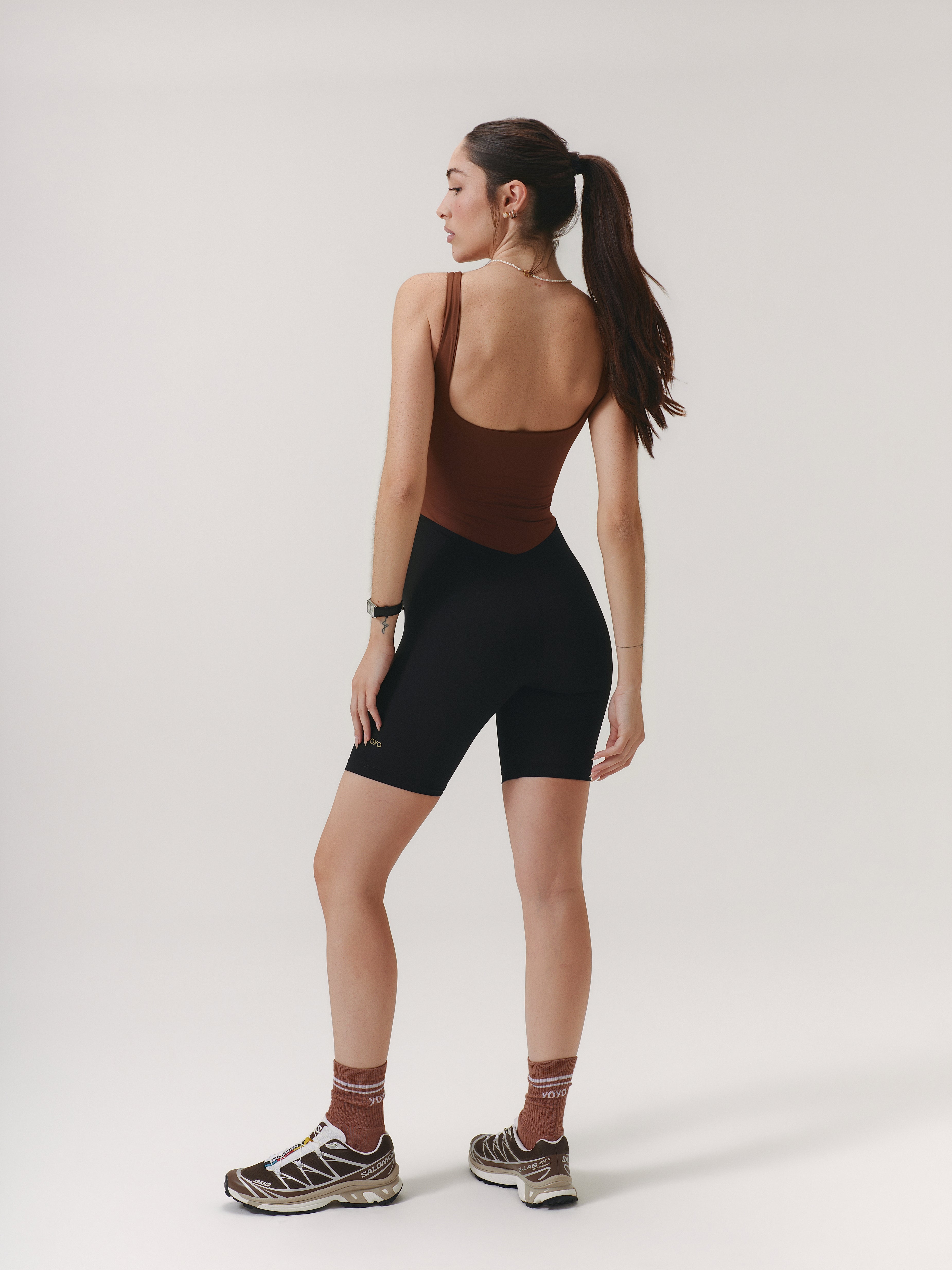 ONESIE BUTTERMILK™ MIDNIGHT/VELVET TRUFFLE