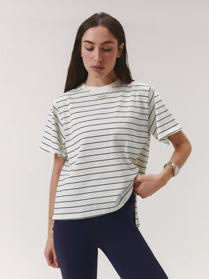 THE ESSENTIAL TEE CLOUD COTTON™ WARM SUGAR/ OUT OF THE BLUE